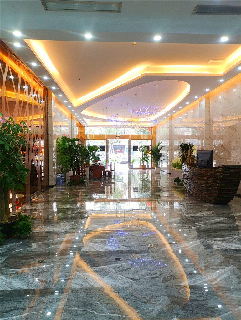 DƬ2.jpg