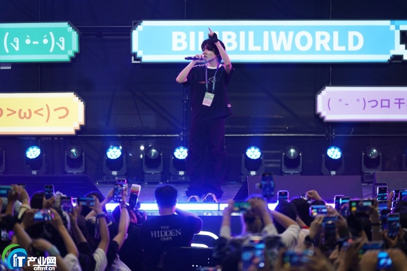 ԭ(chung)˼ȼBilibiliWorld